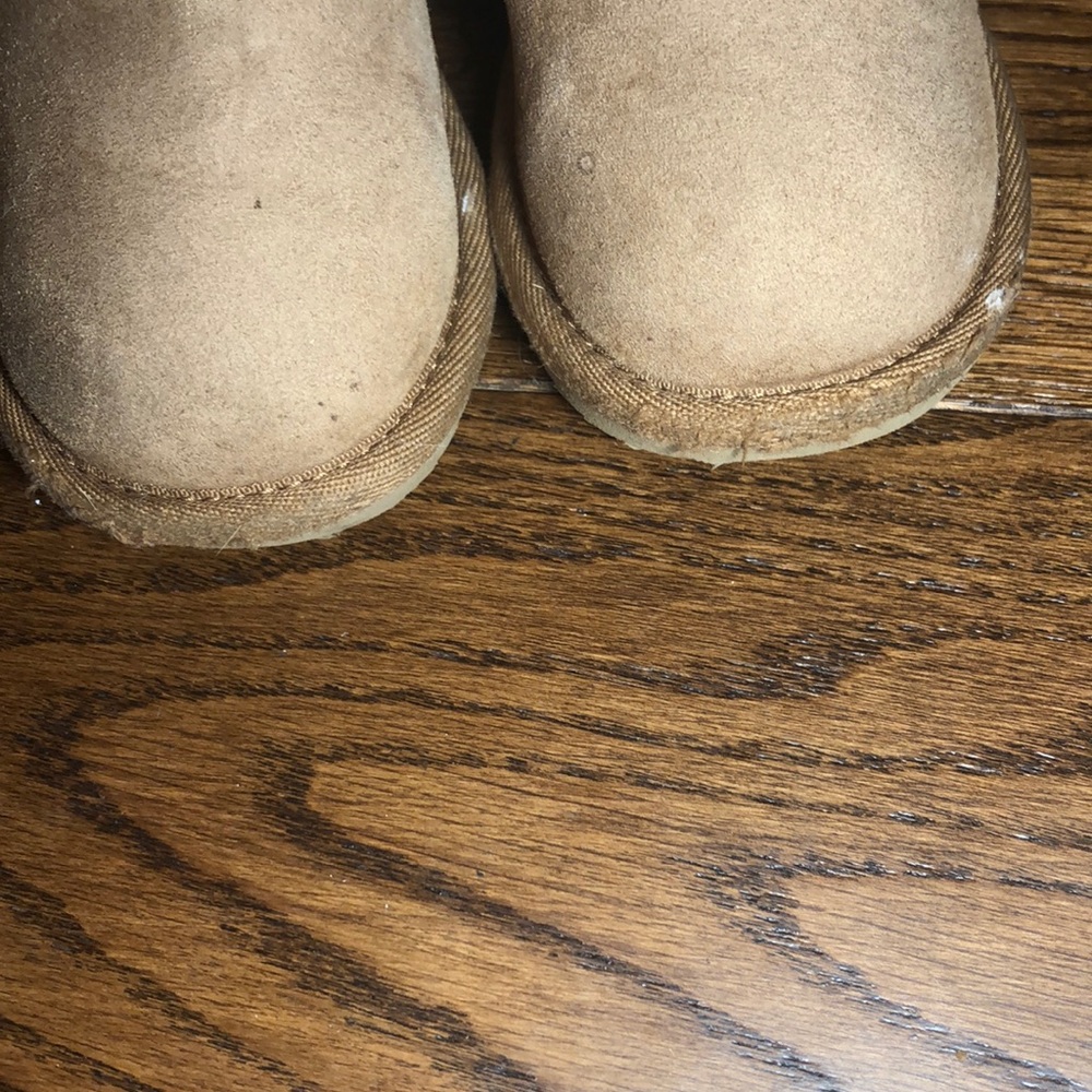 •SOLD• UGG AUSTRALIA TODDLER BAILEY BOW BOOTS - Picture 5 of 6
